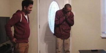 Alldaynews.gr Ένας άστεγος είχε την εντύπωση ότι μπήκε σε ένα σπίτι ενός φίλου του. Αλλά όταν έμαθε την αλήθεια κατέρρευσε