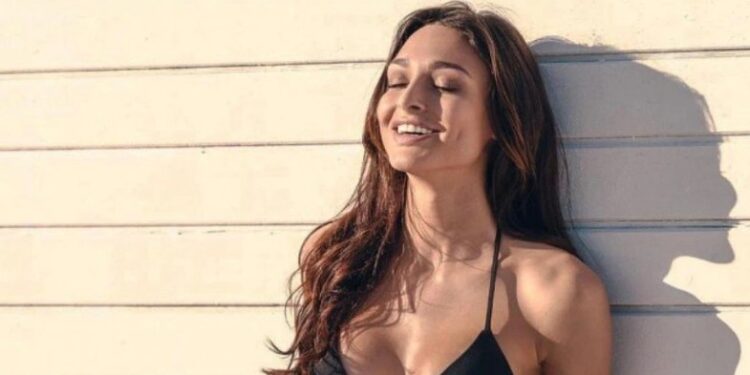 Ναυσικά Παναγιωτακοπούλου: Εντυπωσίασε με το μπούστο της στη Μύκονο[video]