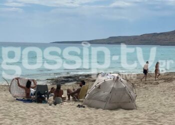Κάτι δεν πάει καλά!! Η Τούνη στη Μύκονο και ο Αλεξάνδρου στην Ελαφόνησο[photos]