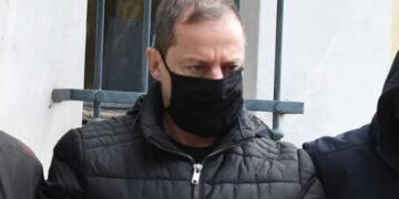 Alldaynews.gr Δύσκολες ώρες για τον Λιγνάδη μέσα στον Κορυδαλλό: «Σφάδαζε από τους πόνους»-Μεταφέρθηκε στο νοσοκομείο