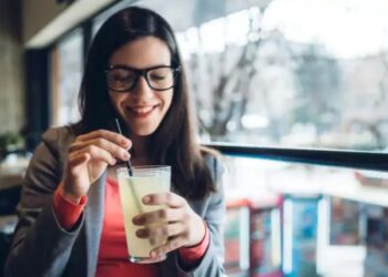 Τα πίνουμε όλοι πολύ συχνά, αλλά συνδέονται με αυξημένο κίνδυνο καρκίνου του ήπατος – Σοκ από νέα έρευνα
