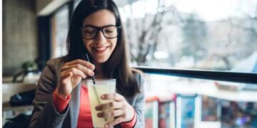 Τα πίνουμε όλοι πολύ συχνά, αλλά συνδέονται με αυξημένο κίνδυνο καρκίνου του ήπατος – Σοκ από νέα έρευνα