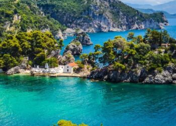 Χωρίς πλοίο και 43 ευρώ το δωμάτιο: Η πόλη με τις παραλίες χιλιομέτρων που προσφέρει luxury διακοπές σε χαμηλές τιμές!