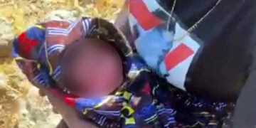 Σοκ στη Λέσβο: Γυναίκα γέννησε στα βράχια[photos]