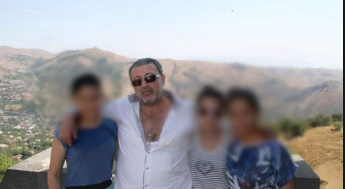 Σκότωσαν τον 57χρονο πατέρα τους γιατί τις βίαζε και τις ανάγκαζε να σκάψουν τους τάφους τους