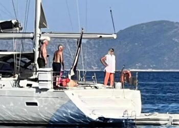 Αλόννησος: Έκρηξη με τρεις τραυματίες σε ιστιοπλοϊκό[photos]