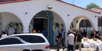 Alldaynews.gr «Ράγισαν καρδιές» στην κηδεία του 42χρονου που ξυλοκοπήθηκε μέχρι θανάτου στη Ραφήνα