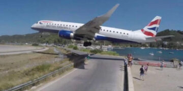 Σκιάθος: Ηλικιωμένος… εκσφενδονίστηκε από τουρμπίνα αεροσκάφους έξω από το αεροδρόμιο