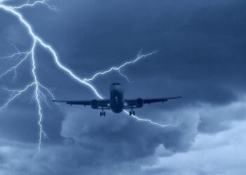 Τραγικές ώρες για τον Κώστα Καραμανλή-Κεραυνός χτύπησε το αεροπλάνο