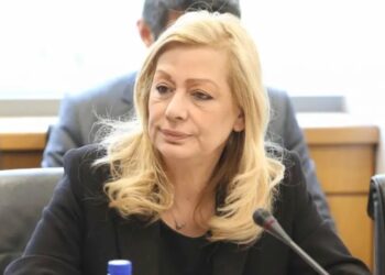 ΣΥΜΒΑΙΝΕΙ ΤΩΡΑ: «Έφυγε» η υπουργός Ζέτα Αιμιλιανίδου (φωτο)