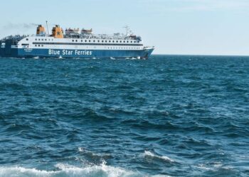 Χτυπημένη γυναίκα ζήτησε να μπει στο πλοίο, όμως ο καπετάνιος δεν το επέτρεψε- Είχε προηγηθεί ξυλοδαρμός της