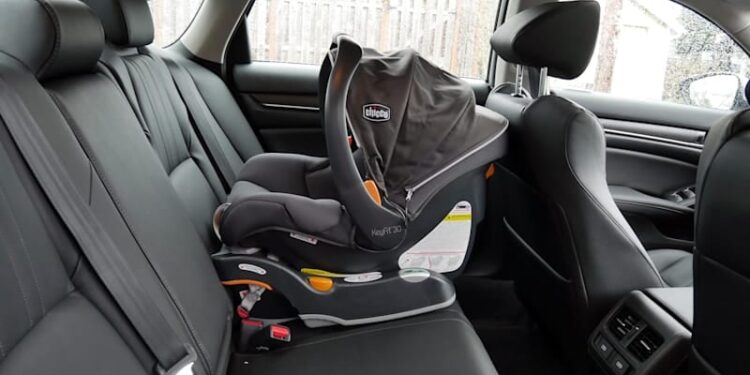 Alldaynews.gr Αυτοκτόνησε όταν κατάλαβε ότι ο 18 μηνών γιος του πέθανε εξαιτίας του: Τον ξέχασε στο αυτοκίνητο (video)