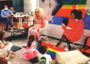 Θεσσαλονίκη: Drag queens διάβασαν παραμύθια σε μικρά παιδιά