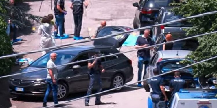 Alldaynews.gr Νέα γυναικοκτονία: Άφησε τα 2 παιδιά στο σχολείο – Την πλησίασε ο πρώην και τη σκότωσε ενώ ήταν στο αυτοκίνητο (φωτο, video)