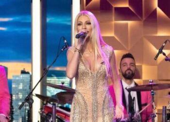 Έλενα Γκρέκου: Έχουν πει για μένα «έλα μωρέ τραγουδίστρια είναι, το πάει το γράμμα»