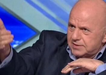 X FACTOR: Με ανοιχτό το στόμα ο Μουρατίδης – Πες μου σε παρακαλώ να πυροβοληθώ, έχεις ντυθεί έτσι;