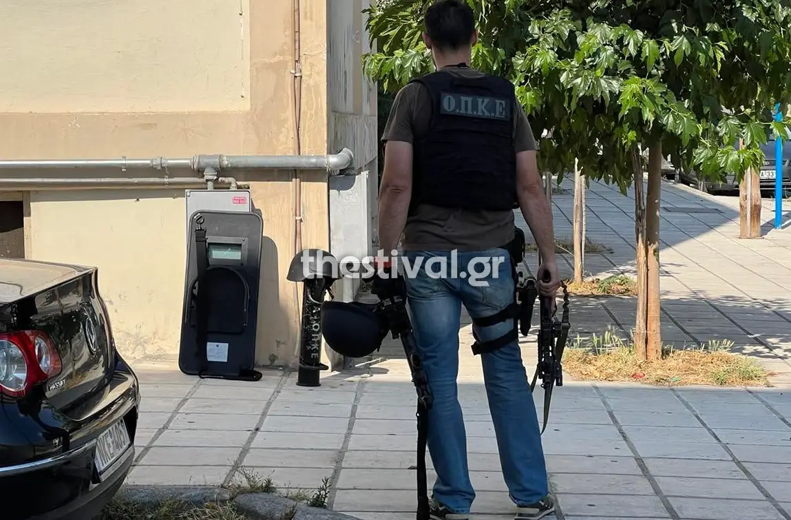 Θεσσαλονίκη: Άντρας σε αμόκ άνοιξε πυρ μπροστά στα παιδιά του, εγώ γεννούσε η γυναίκα του το 3ο παιδί-''Φούλ'' στα Ναρκωτικά(video)