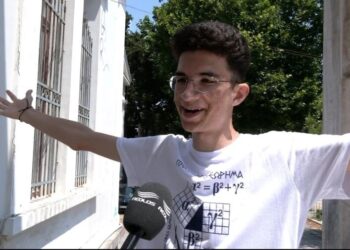 Πανελλήνιες 2022: Ο ιρανός πρόσφυγας που αρίστευσε – «Έγραψα 20 Μαθηματικά, 20 Φυσική, 19,5 Χημεία»