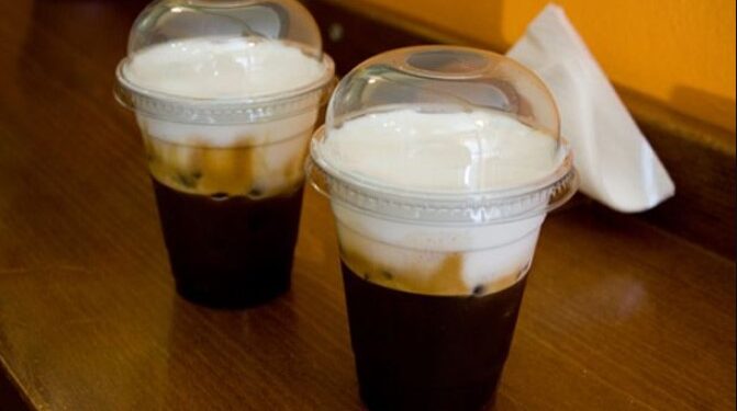 Alldaynews.gr Ο καφές έφτασε τα 4,5 ευρώ στο… πλαστικό – Οι τιμές σοκ σε όλη την Ελλάδα