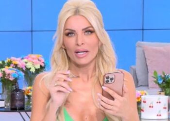 Απασφάλισε η Καινούργιου! «Αυτή που μας πετά τα στήθη της στη μάπα…»