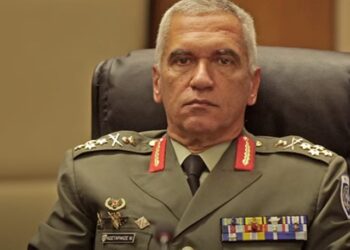 Ο στρατηγός Κωσταράκος απαντά στον Τσελίκ: Αν έρθετε βράδυ, θα σας φάνε τα μαύρα ψάρια και το αλμυρό νερό