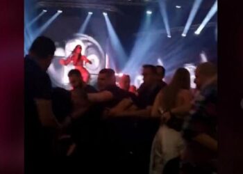 Alldaynews.gr MAD VMA 2022: Άγριος καυγάς ανάμεσα σε Snik και Light – Διακόπηκε η διοργάνωση