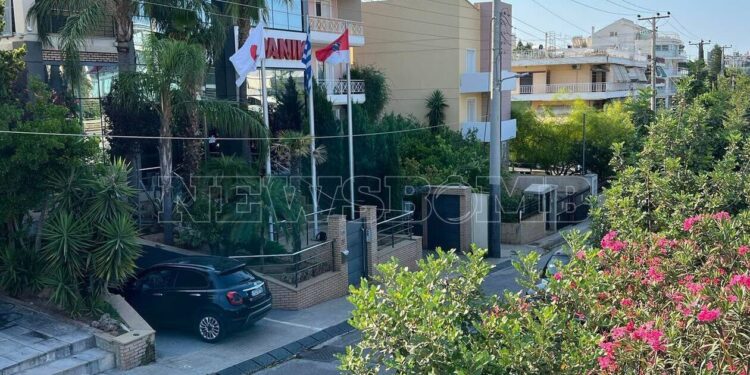 Alldaynews.gr Ληστεία – Γλυφάδα: Στο νοσοκομείο γνωστός μουσικοσυνθέτης που βρισκόταν στα γραφεία της δισκογραφικής (video)