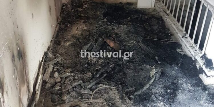 Alldaynews.gr Θεσσαλονίκη: Πολυκατοικία χτυπήθηκε από κεραυνό και άρπαξε φωτιά (φωτο, video)