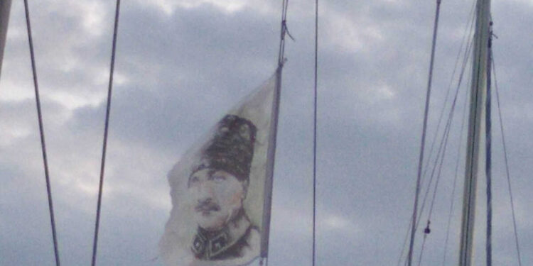 Alldaynews.gr Μυτιλήνη: Τουρκικό ιστιοφόρο ύψωσε σημαία του Κεμάλ στο λιμάνι