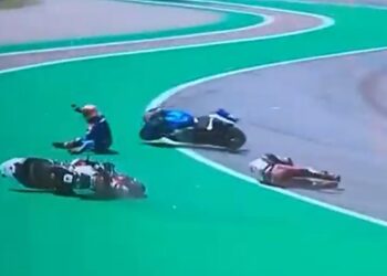 Moto GP Βαρκελώνης: Τρομακτική σύγκρουση στην πρώτη στροφή