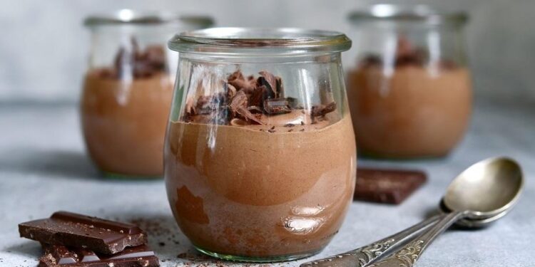 Alldaynews.gr Δροσερή μους σοκολάτα με γιαούρτι, με 3 υλικά