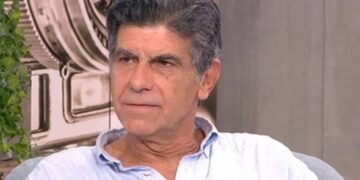 Γιάννης Μπέζος: «Ο Βασίλης Τσιτσάνης ήταν ο πιο σνομπ άνθρωπος που πέρασε ποτέ από την Ελλάδα»