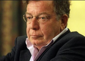 Θρήνος: Νεκρός ο Ηλίας Νικολακόπουλος-”Έφυγε” ενω κολυμπούσε σε παραλία της Σύρου