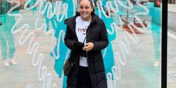 Alldaynews.gr Πέθανε 30χρονη μέσα στο θάλαμο του solarium – Θρίλερ με τη σορό της