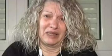 Alldaynews.gr Πάτρα: Το ζεϊμπέκικο της γιαγιάς μετά τον θάνατο της Μαλένας που άδειασε το μαγαζί(video)