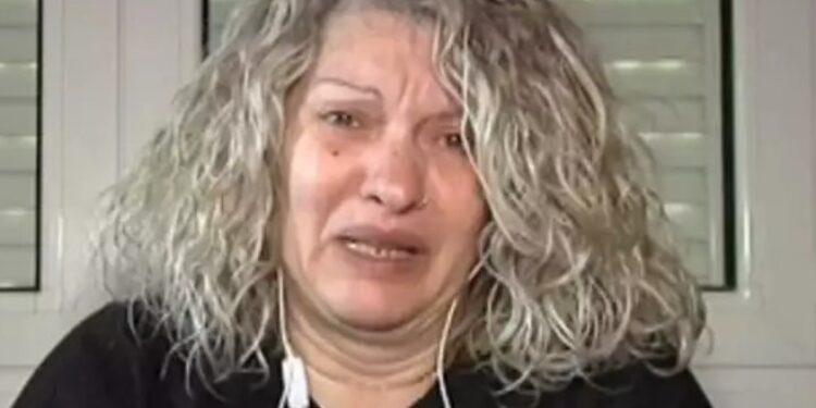 Alldaynews.gr Πάτρα: Το ζεϊμπέκικο της γιαγιάς μετά τον θάνατο της Μαλένας που άδειασε το μαγαζί(video)