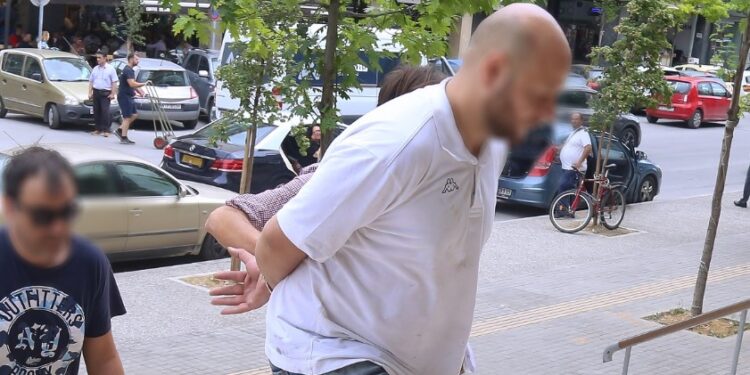 Alldaynews.gr Θεσσαλονίκη: Προφυλακίστηκε ο “πιστολέρο” του Φοίνικα – Ελεύθερος ο αδερφός του