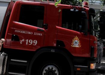 Alldaynews.gr Φωτιά στου Ρέντη σε γήπεδα 5×5