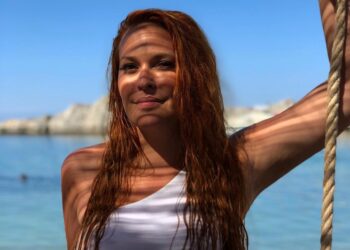 Πίσω στον Μάρτιο του 2020! Τα συμπτώματα της μετάλλαξης Όμικρον 4 τρομάζουν (video)