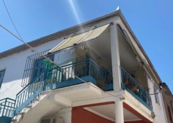 «Με εκβίαζε η μάνα για να μην την καταγγείλω» – Τι λέει συγγενής της 51χρονης που ζούσε το νέο «Κωσταλέξι»