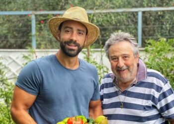 Το τηλεφώνημα του Σάκη Τανιμανίδη στον πατέρα του που τον «λύγισε»(video)