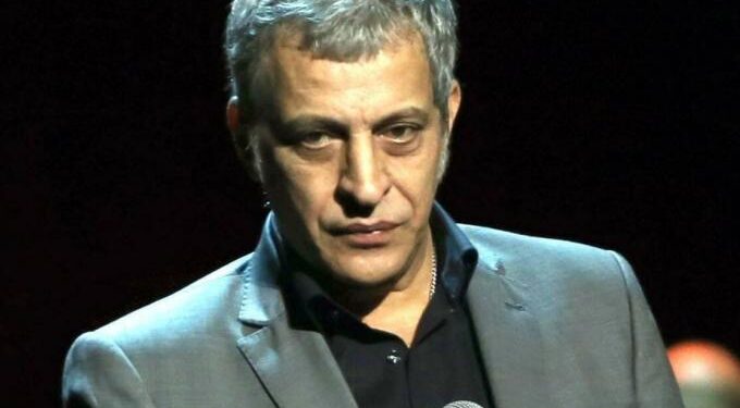 Alldaynews.gr Μπουρνάζι: Φωτογραφίες από τη στιγμή της σύλληψης του τράπερ για οπλοκατοχή (φωτο, video)