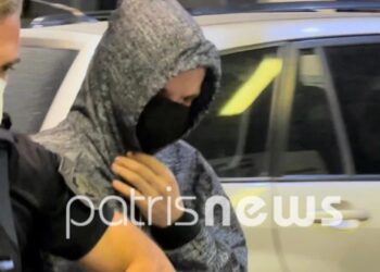 Υπόθεση Θύμιου: Κρυβόταν 300 μέτρα μακριά από το σπίτι του και έκανε βόλτες στην πλατεία[photos]