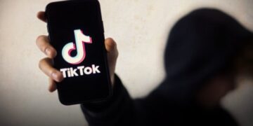 Alldaynews.gr Βόλος: «Είμαι ο Θεός» έλεγε ο 37χρονος και μετά έκοψε τις φλέβες του – Βίντεο-σοκ στο TikΤok