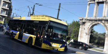 24ωρη απεργία σε λεωφορεία και τρόλεϊ