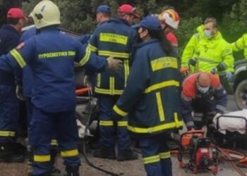 ”Πάγωσαν” μέχρι και οι Πυροσβέστες-Σοκαριστική Καραμπόλα: Ένας νεκρός και 4 σοβαρά τραυματίες[Δείτε Εικόνες]