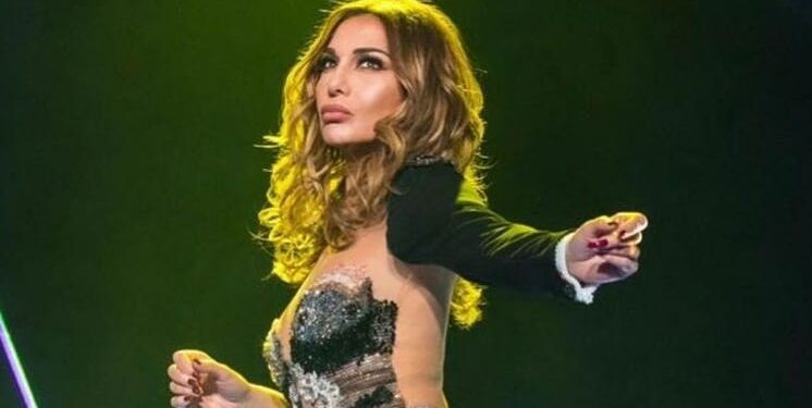 Alldaynews.gr Τρέλανε κόσμο η Δέσποινα Βανδή: Με καυτό σορτσάκι στην τελευταία παράσταση του Μπισμπίκη