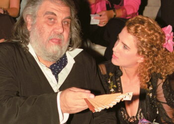 Βαγγέλης Παπαθανασίου: Στην κρυφή του σύζυγο η αμύθητη περιουσία του σπουδαίου μουσικοσυνθέτη