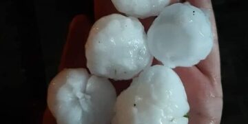 Alldaynews.gr Χαλάζι σε μέγεθος… αυγού στην Καστοριά – Τραυματίστηκε γυναίκα στον ώμο (video)