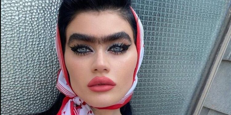 Σοφία Χατζηπαντέλη: Έχει ονομάσει τα φρύδια της «Βερόνικα»-Είναι μια κούκλα[photos]